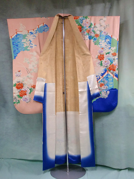 仕立て直し事例 - 娘の為に振袖の胴裏取り替え