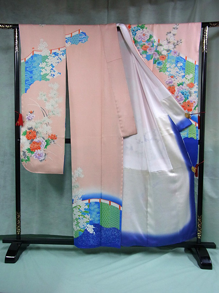 仕立て直し事例 - 娘の為に振袖の胴裏取り替え
